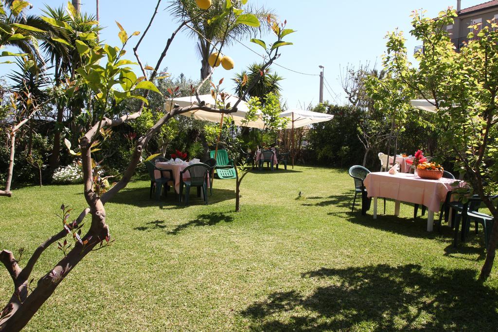 Villa Delle Vacanze Fiumefreddo di Sicilia Exterior photo