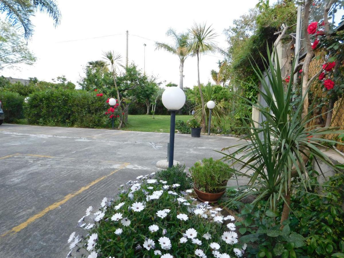 Villa Delle Vacanze Fiumefreddo di Sicilia Exterior photo